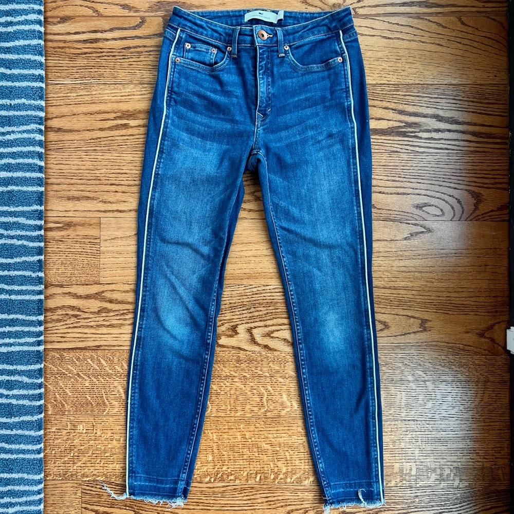 Vineyard Vines Women's Jeans with White stripes